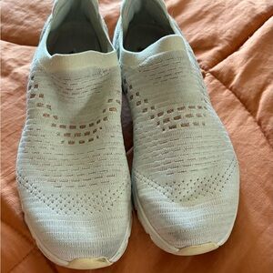 SKECHERS KNIT Women's Slip-On Sneakers